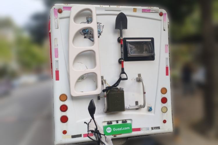 Used Huanghai Xianglong 2016 2.4L Entry-Level Van Gasoline Two-Wheel Drive Ultimate Edition 4G69S4N Rear