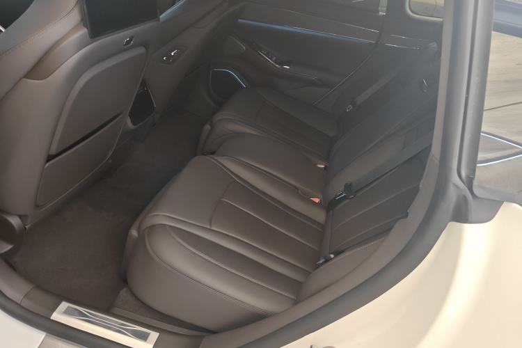 Used Denza Z9 2024 1100 km All-Wheel-Drive Ultra Version