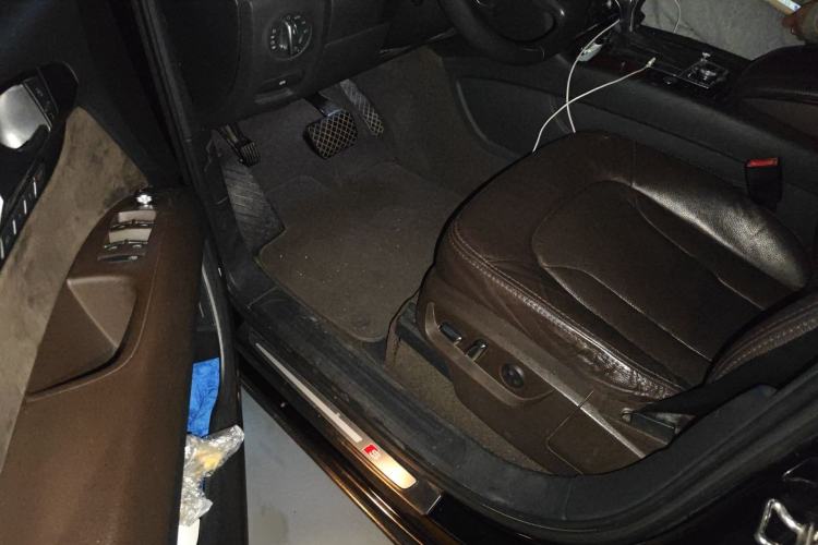 Used Audi Q7 2014 35 TFSI Sport Edition Driver Seat