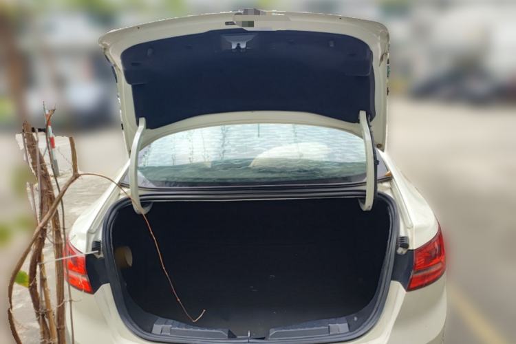 Used Ford Escort 2017 Happiness Edition 1.5L Automatic Fashion Version Trunk