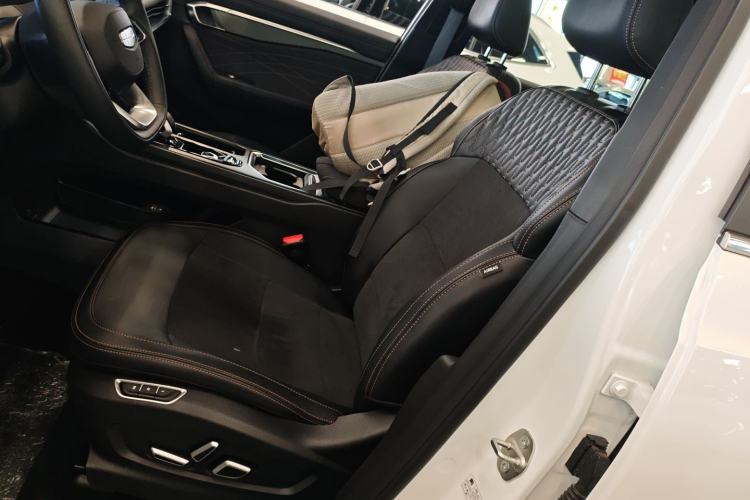 Used Geely Auto Haoyue L 2025 2.0T DCT Luxury Edition