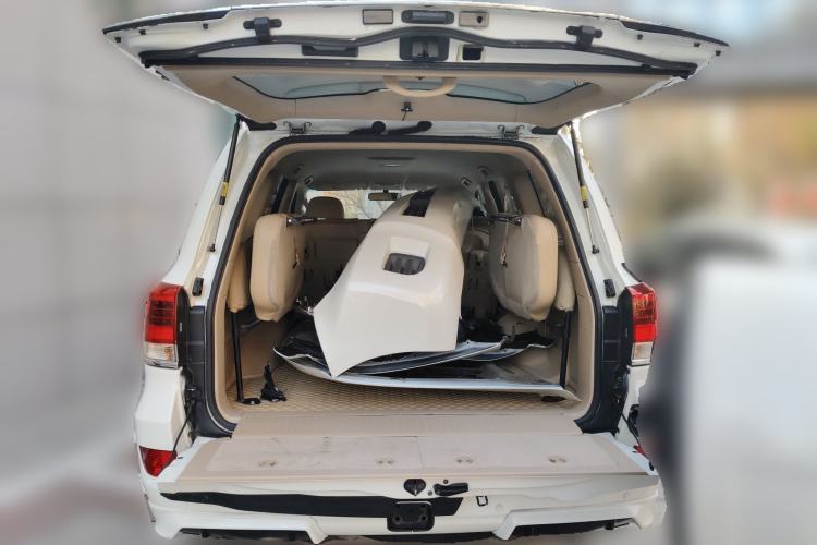 Used Toyota Land Cruiser 2015 4.0L V6 Middle East Low-Trim Version Trunk