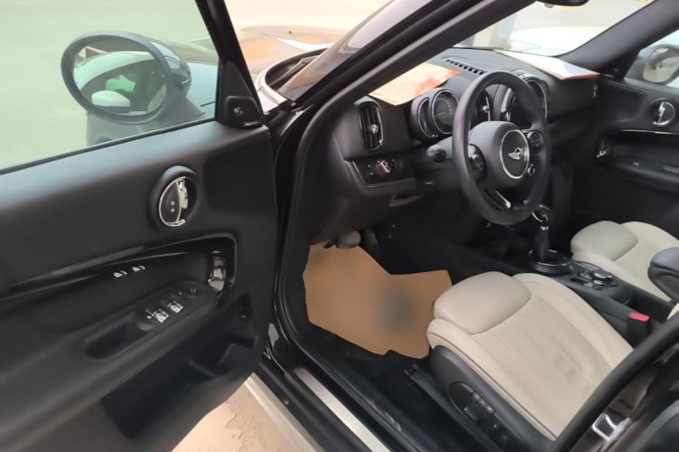 Used MINI Countryman 2017 1.5T COOPER ALL4 Traveler Driver Seat