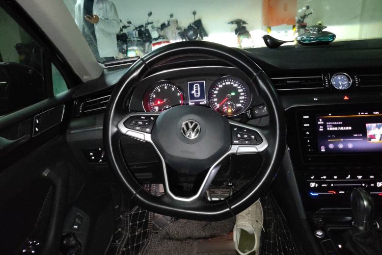 Used Volkswagen Magotan 2020 330TSI DSG Leading Model Steering Wheel