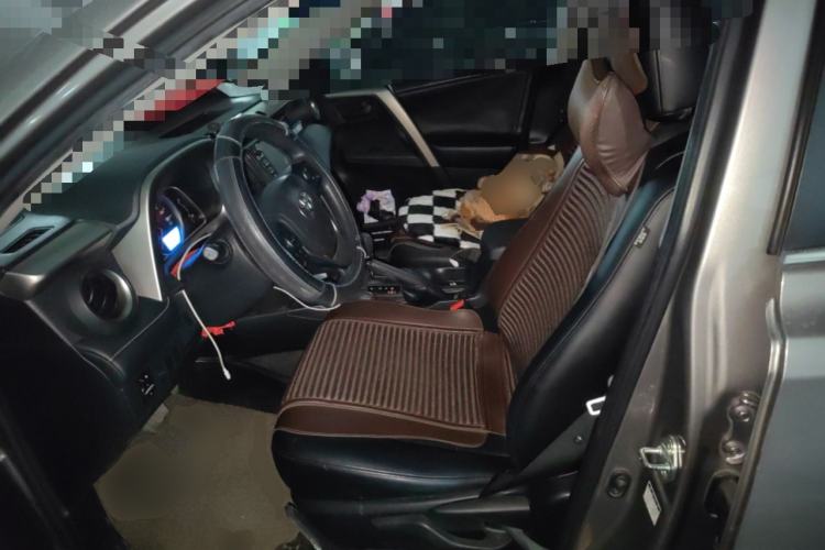 Used Toyota RAV4 2015 2.0L CVT Two-Wheel Drive Fashion Edition