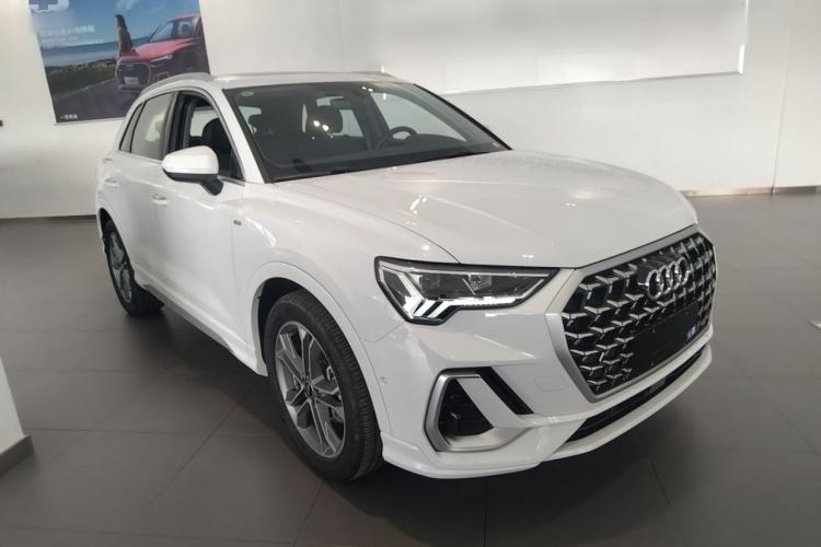 Used Audi Q3 2024 40 TFSI Fashion Dynamic Model