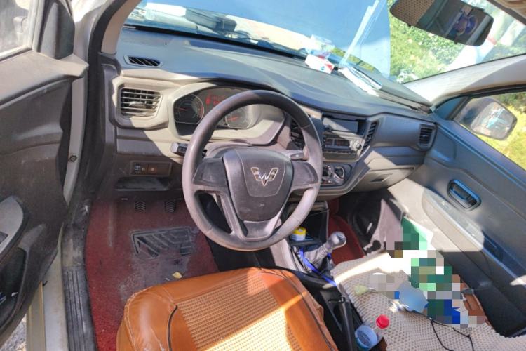 Used Wuling Hongguang V 2019 1.5L Jingqu Edition Sealed-Window Vehicle China VI LAR