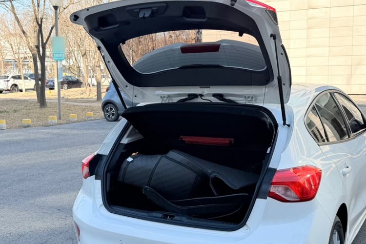 Used Ford Focus 2021 Hatchback EcoBoost 180 Automatic Titanium Edition
