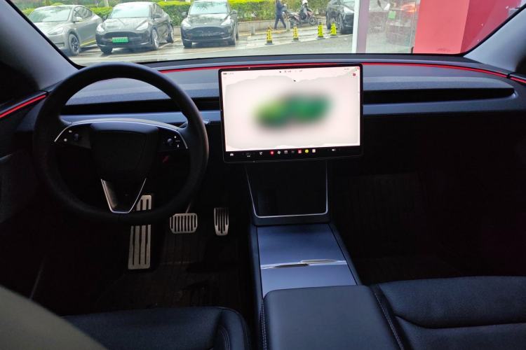 Used Tesla Model Y 2025 Rear-Wheel-Drive Version Center Console