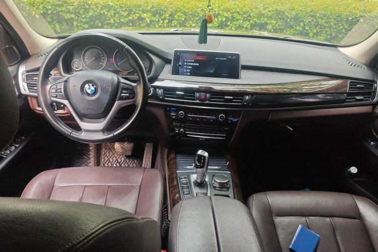 Used BMW X5 2017 xDrive28i Center Console