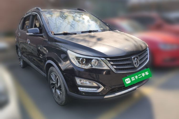 Used Baojun 560 2015 1.8L manual luxury version
