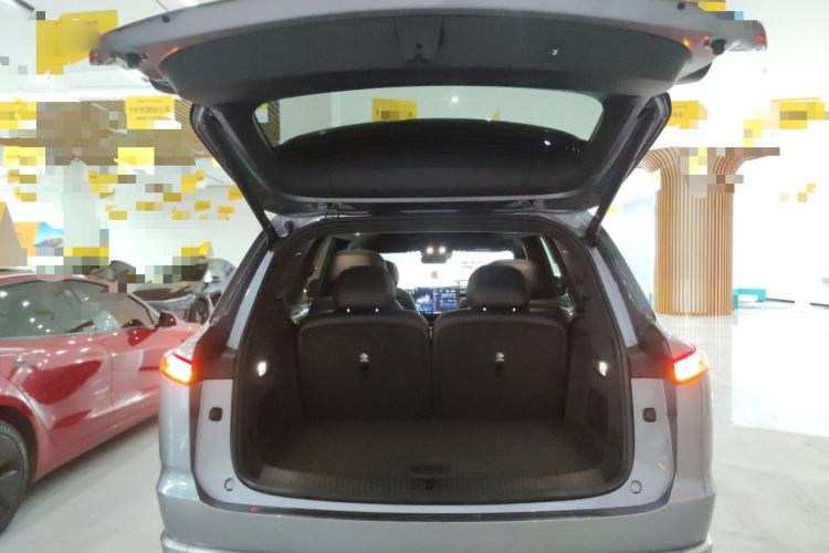 Used ONVO Luxeed L90 2025 Model—Max Six-Seater Version
