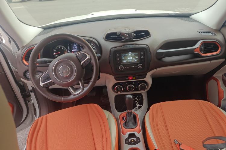 Used Jeep Renegade 2017 180T Automatic Jingneng Edition Center Console