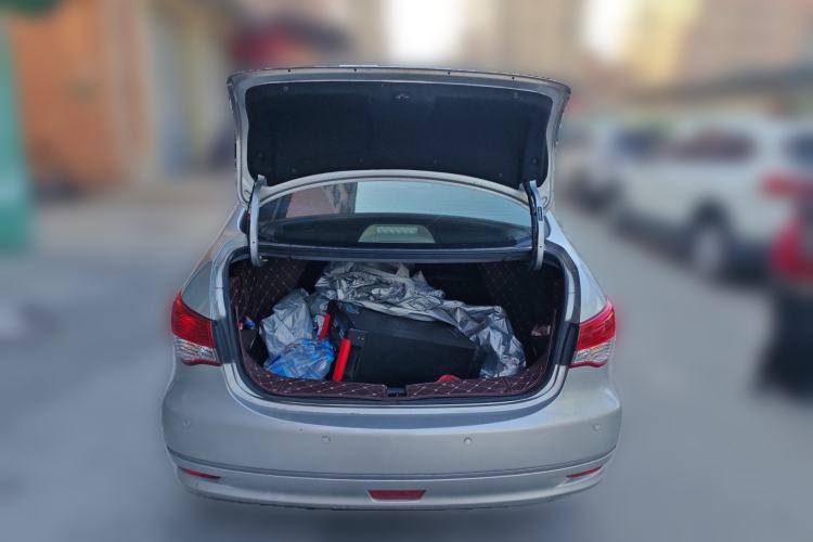 Used Nissan Sylphy 2012 Classic 1.6XE Automatic Comfort Edition Trunk