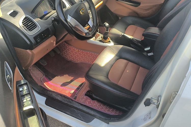 Used Geely Auto Diamond 2016 1.5L Manual Entry-Level Model China IV Standard Driver Seat
