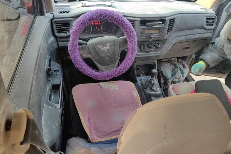 Used Wuling Hongguang V 2020 1.5L Commercial Vehicle China VI LAR