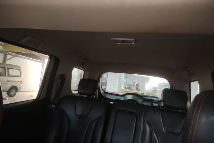 Used Dongfeng Fengon 370 2016 1.5L Manual Luxury Version SFG15-05 7 Seats