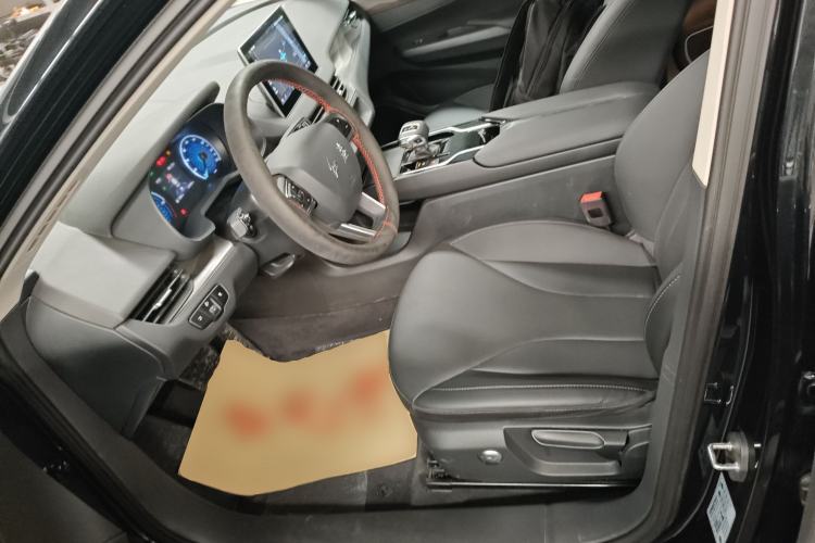 Used Hongqi E-QM5 2022 431 km Charge & Enjoy Edition Left Front Seat