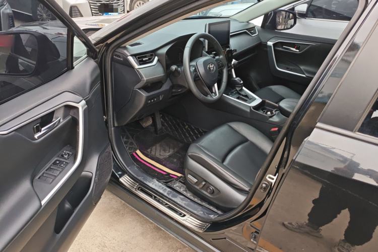 Used Toyota RAV4 2022 2.0L CVT Two-Wheel Drive Fashion Plus Edition Driver Seat