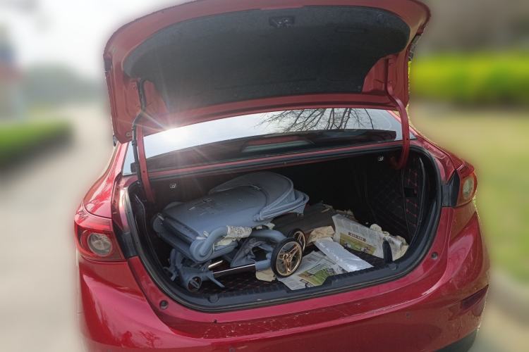 Used Mazda 3 Axela 2017 Sedan 1.5L Automatic Luxury Model Emission Standard China V
