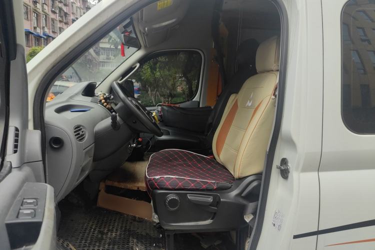 Used SAIC MAXUS Xintu V80 2019 2.5T Classic Model AMT Aoyuntong Long Wheelbase High-Roof 7-Seater