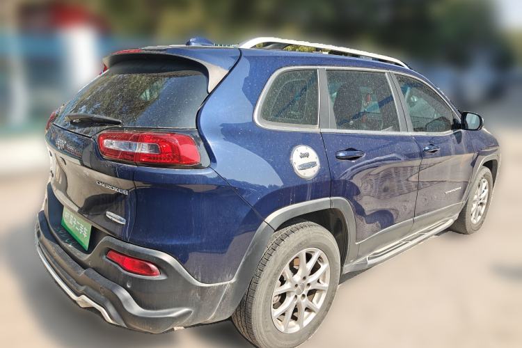 Used Jeep Cherokee 2016 2.4L Professional Smart Version
