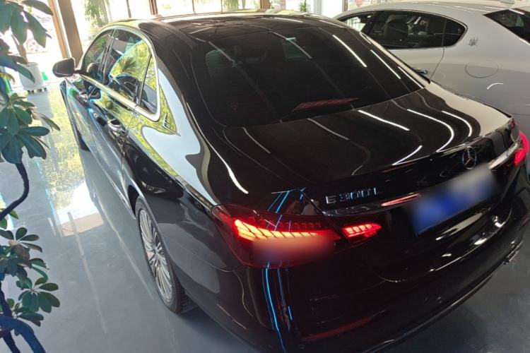 Used Mercedes-Benz E-Class 2022 Second Facelift E 300 L Fashion Edition
