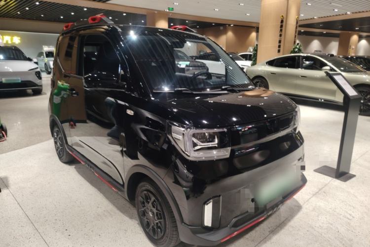 Used Wuling Hongguang MINIEV 2022 GAMEBOY 200km Gaming Edition with Lithium Iron Phosphate Front Right 45 Deg