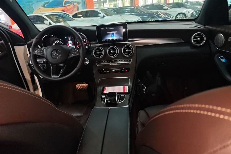 Used Mercedes-Benz GLC 2019 Refreshed GLC 300 L 4MATIC Dynamic Edition