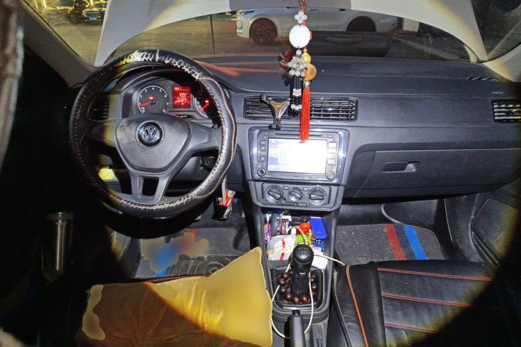 Used Volkswagen Santana 2016 1.6L Manual Fashion Edition Center Console