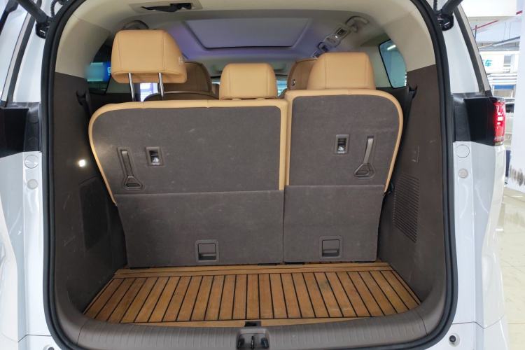 Used Denza D9 2023 DM-i 945 Business Edition