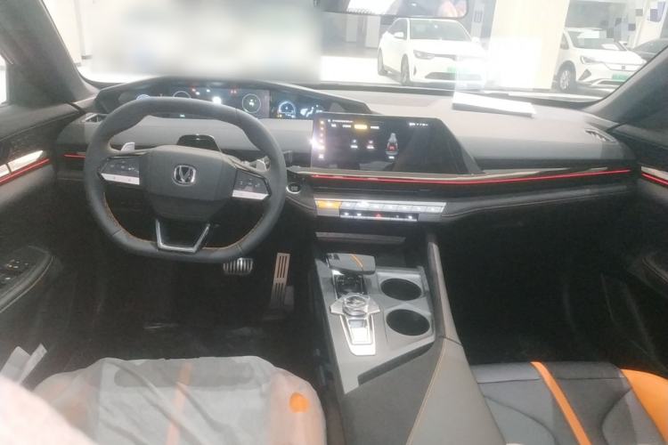 Used Changan UNI-V 2025 1.5T 500Bar Prestige Sporty Version
