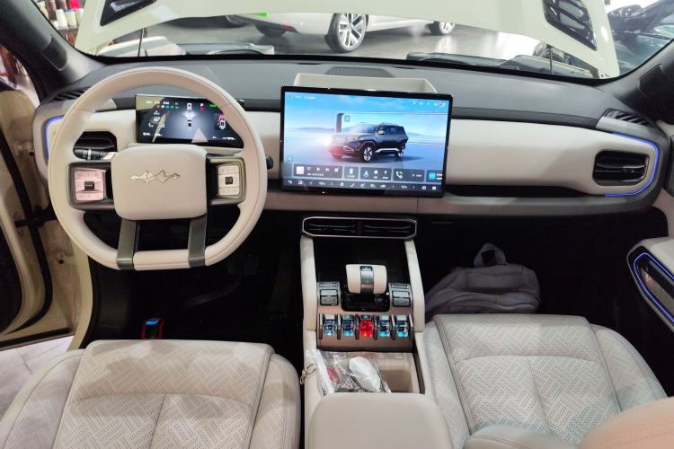 Used Formula Leopard Titanium 3 2025 501 km Range Rear-Wheel Drive Intelligent Driving Max Edition
