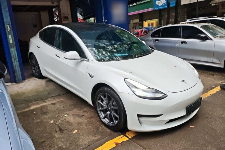 Used Tesla Model 3 2020 Long-Range Rear-Wheel-Drive Version Front Right 45 Deg