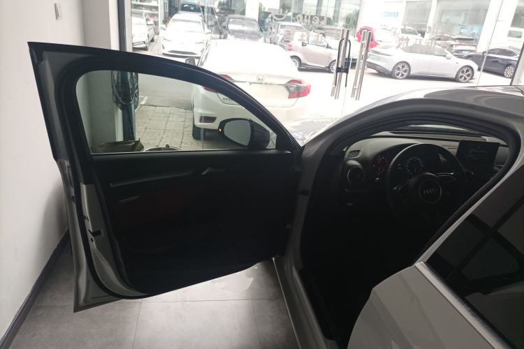 Used Audi A3 2016 Limousine 35 TFSI Prestige Edition