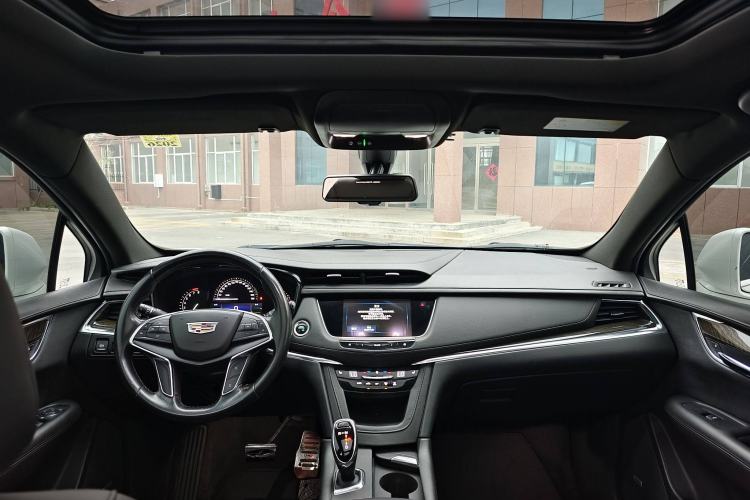 Used Cadillac XT5 2018 28E Four-Wheel Drive Tech Version