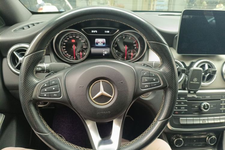 Used Mercedes-Benz CLA 2017 Refreshed CLA 200 Sport Edition Steering Wheel