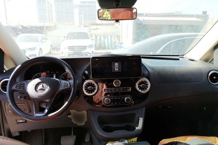 Used Mercedes-Benz Vito 2018 2.0T Business Version China VI Emission Standard Center Console