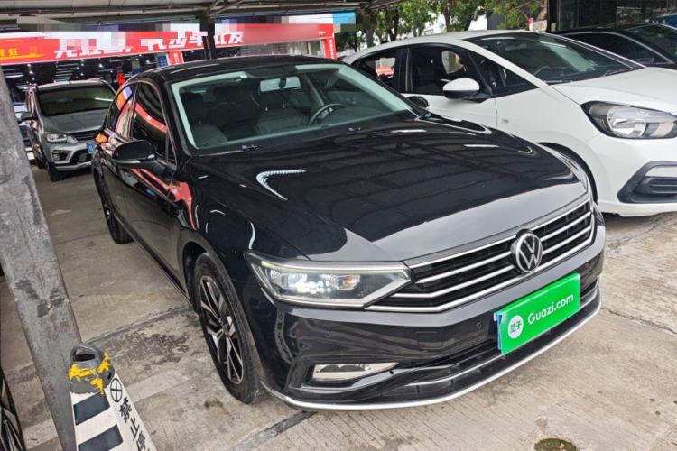 Used Volkswagen Magotan 2020 280TSI DSG Comfort Edition Front Right 45 Deg