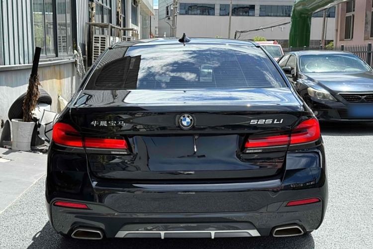 Used BMW 5 Series 2022 Second Facelift 525Li M Sport Package