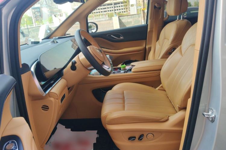 Used VOYAH Dream 2024 PHEV Extended-Range Premium Edition
