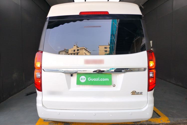 Used Jinbei Gold Hiace 2023 1.5L Passenger Vehicle Engineering Lion 5/6/7 Seater
