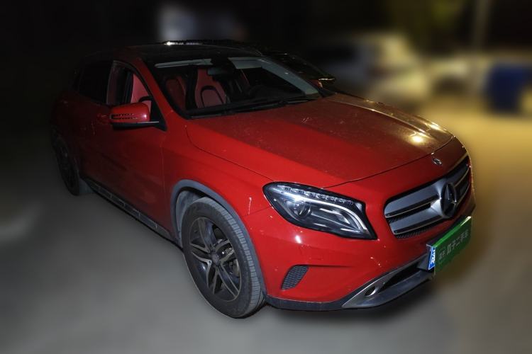 Used Mercedes-Benz GLA 2016 GLA 200 Fashion Model Front Right 45 Deg