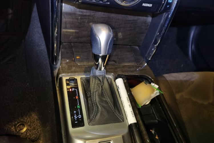 Used Toyota Reiz 2013 2.5V Shangrui Navigation Edition Gear Lever