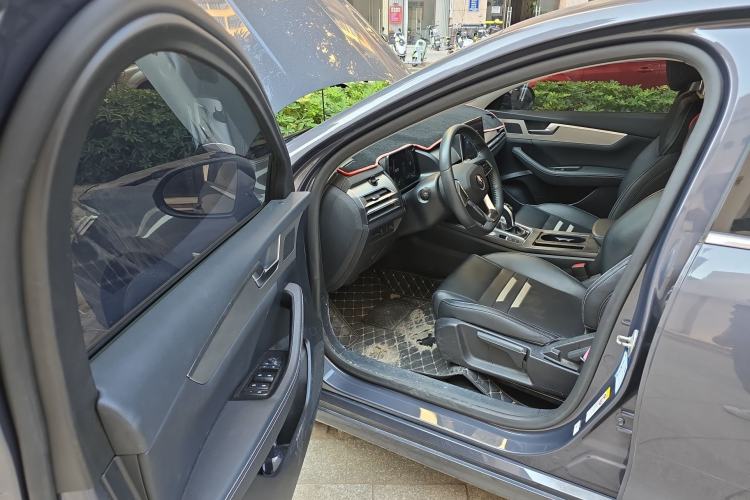 Used BYD Qin Pro 2020 Beyond Edition 1.5TI Automatic Prestige Version Interior 3