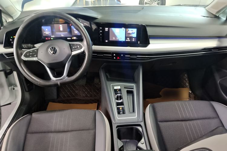 Used Volkswagen Golf 2023 Facelift 280TSI DSG Pro Center Console