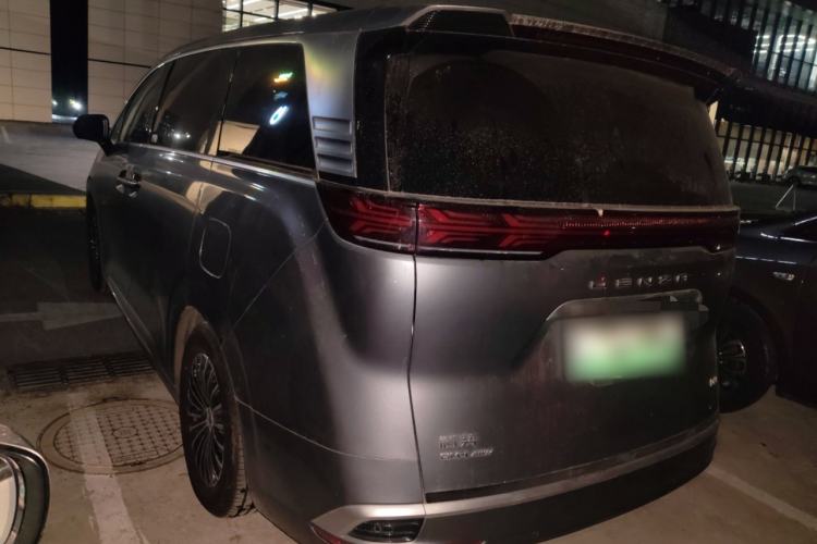 Used Denza D9 2022 DM-i 970 Four-Wheel Drive Prestige Model
