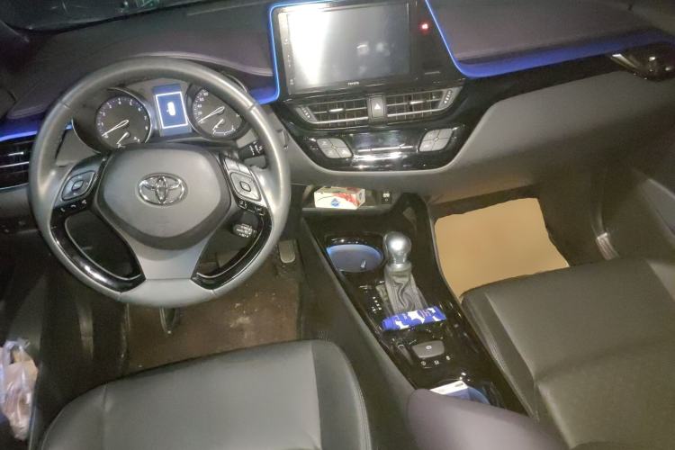 Used Toyota IZOA 2021 2.0L Yichi Version
