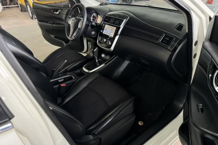 Used Nissan Tiida 2016 1.6L CVT Cool Dynamic Edition Interior 7