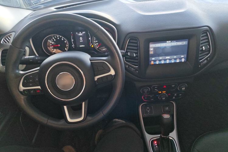 Used Jeep Compass 2017 200T Automatic Enjoyment Version Center Console